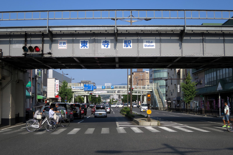 20150809 九条油小路の弘道横断歩道橋（2015_0809_160040）
