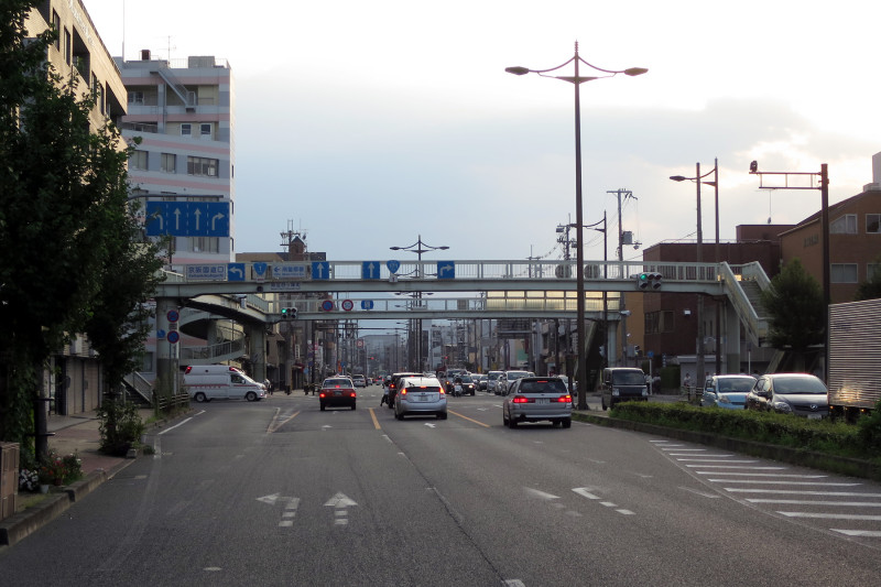 20150809_1 国道1号線・京阪国道口、南大内横断歩道橋（2015_0809_175834）